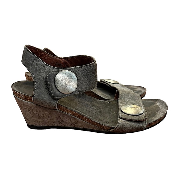 Taos Footwear Shoes - Taos Womens Silver Ankle Strap Heels EUR 39 Medium (B, M) Wedge Suede Leather